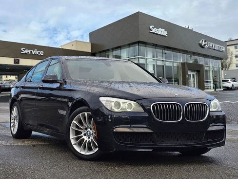 Used 2014 BMW 740i image 1