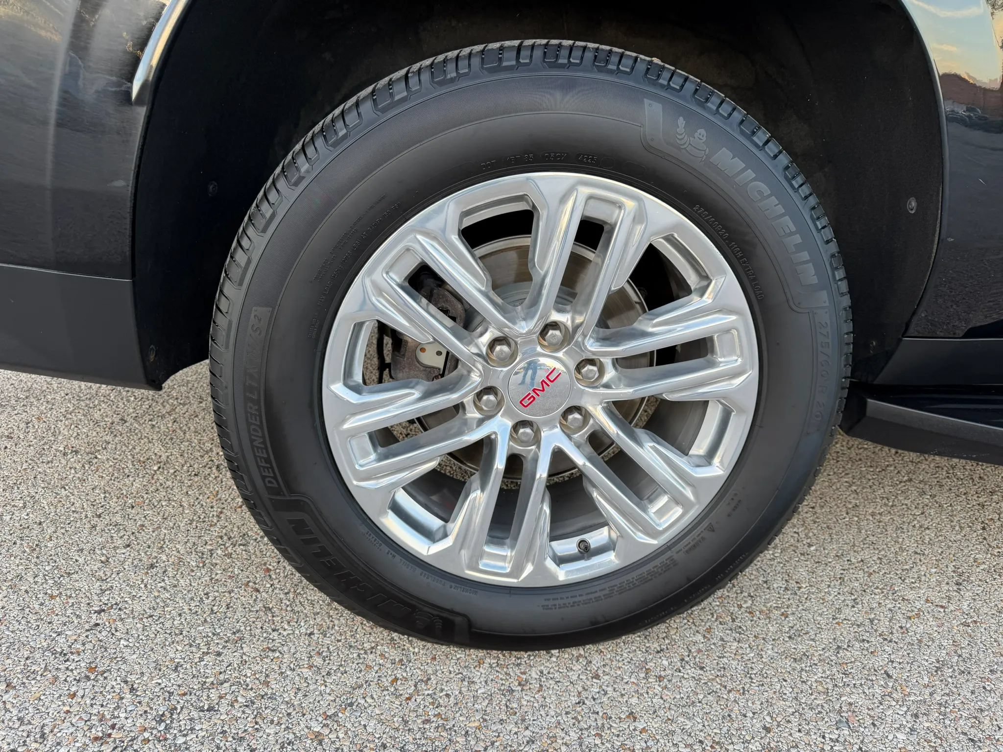 Used 2023 GMC Yukon XL SLT AWD/4WD image 13
