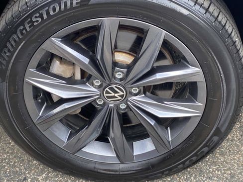 Used 2023 Volkswagen Tiguan SE AWD/4WD image 24