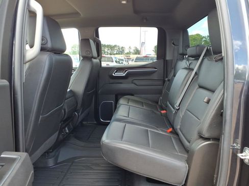 Used 2025 GMC Sierra 1500 SLT RWD image 22