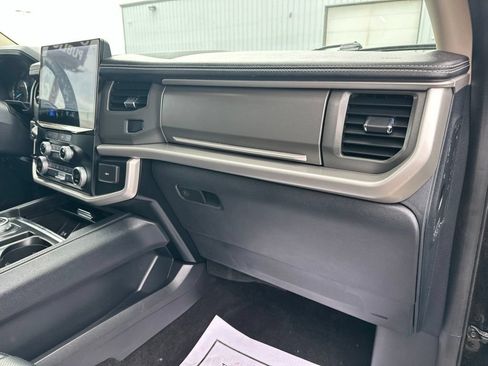 Used 2023 Ford Expedition XLT AWD/4WD image 50
