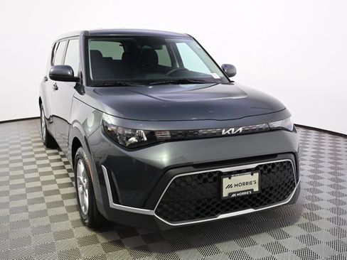 Used 2025 Kia Soul LX w/ LX Technology Package FWD image 9