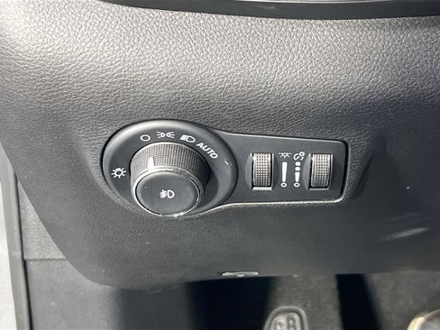 Used 2022 Jeep Compass Latitude AWD/4WD image 10