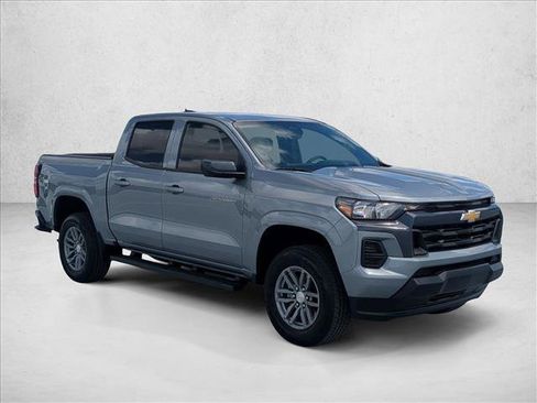 Used 2025 Chevrolet Colorado LT w/ Advanced Trailering Package RWD image 3
