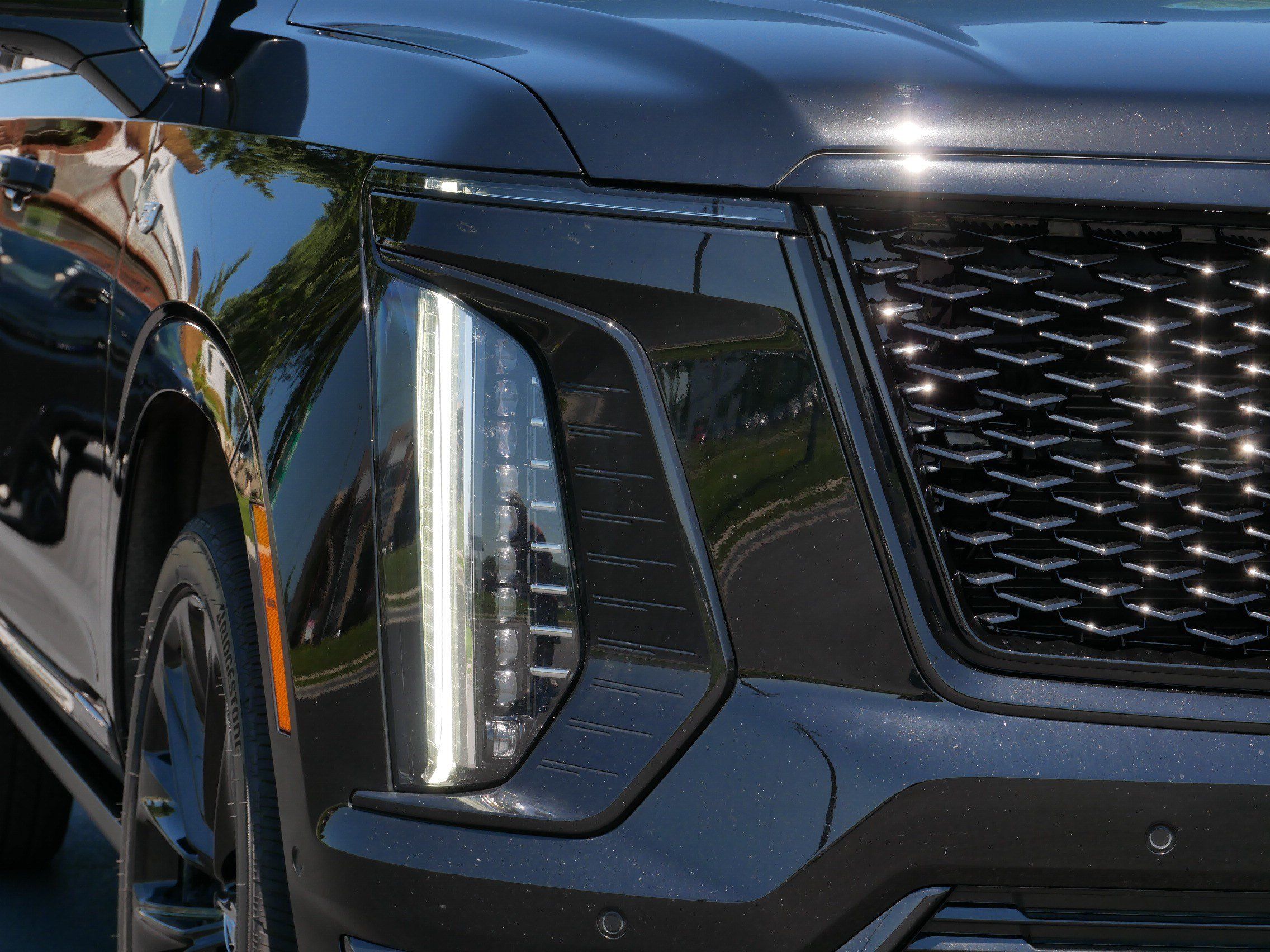 Certified 2025 Cadillac Escalade Sport Platinum w/ LPO, ONYX Package AWD/4WD image 15