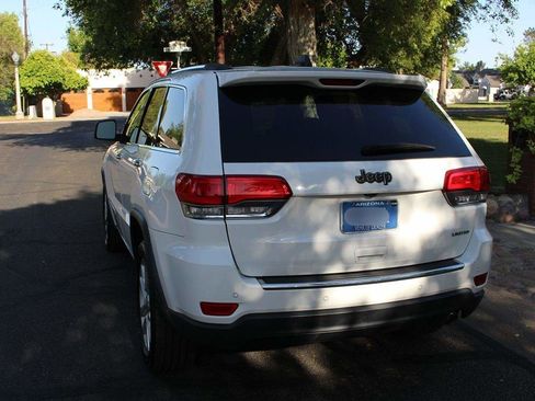 Used 2017 Jeep Grand Cherokee Limited image 38