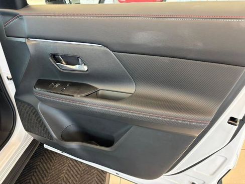 Certified 2025 Nissan Kicks SR FWD image 21