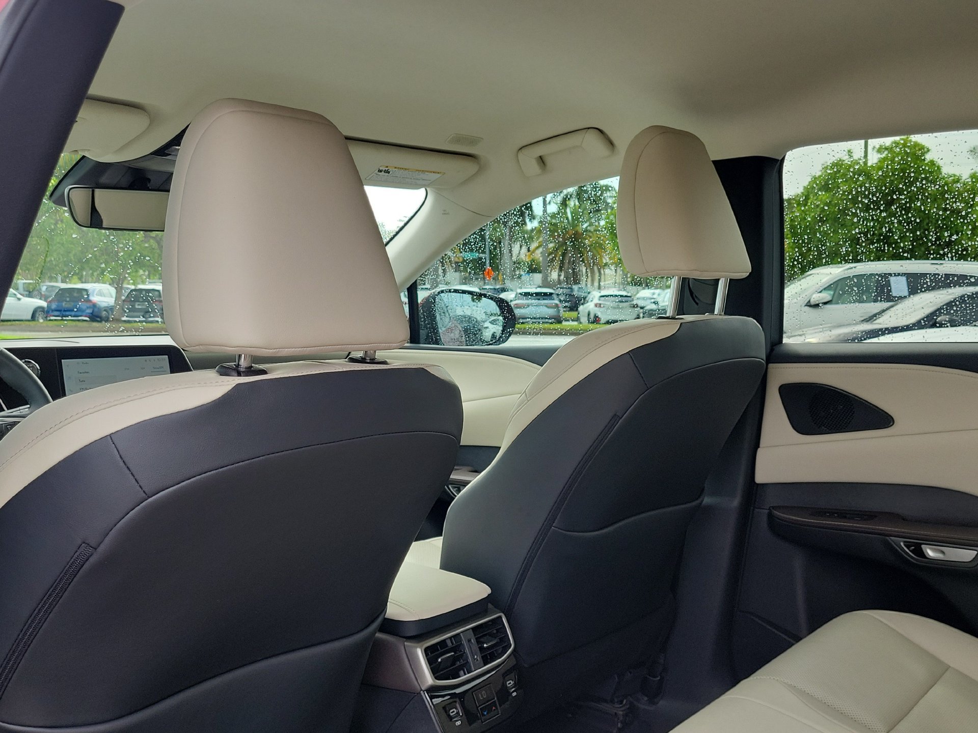 Used 2024 Lexus RX 350 FWD w/ Technology Package image 13