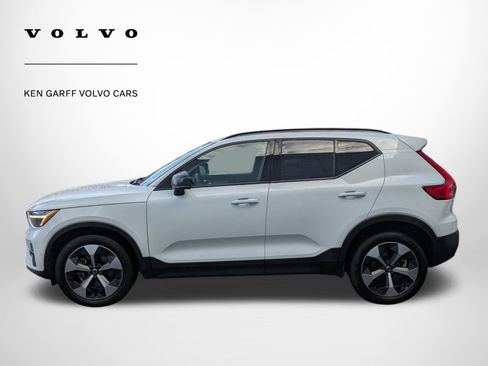 Used 2023 Volvo XC40 B5 Ultimate w/ Protection Package Premier image 7