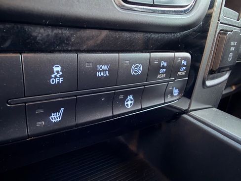 Used 2018 RAM 3500 Big Horn w/ Sport Appearance Group image 14