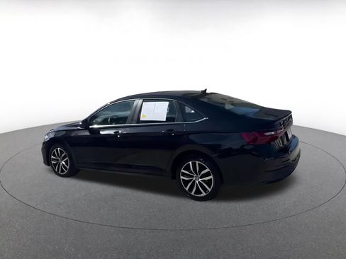 Used 2025 Volkswagen Jetta SE image 11