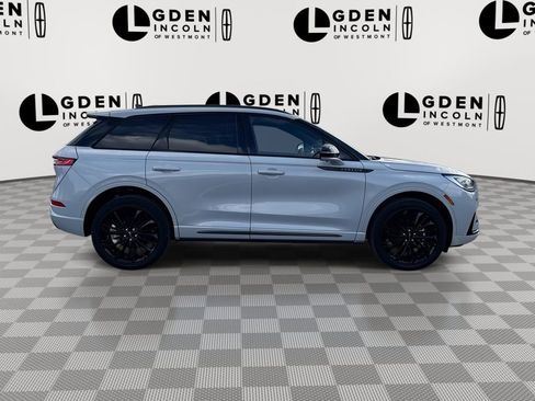 Used 2025 Lincoln Corsair Reserve w/ Equipment Group 202A AWD/4WD image 9