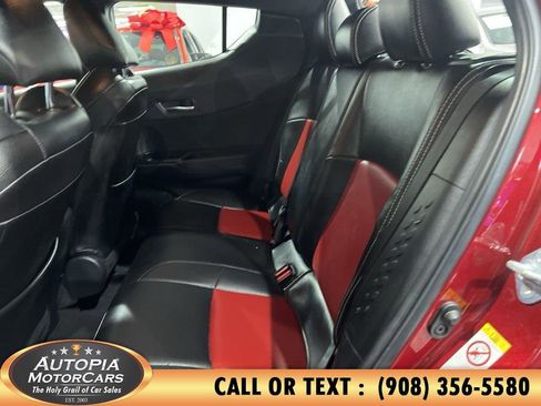 Used 2019 Toyota C-HR LE FWD image 15