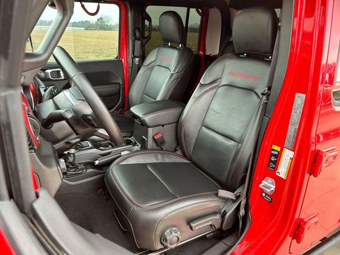 Used 2022 Jeep Gladiator Rubicon w/ Cold Weather Group image 11