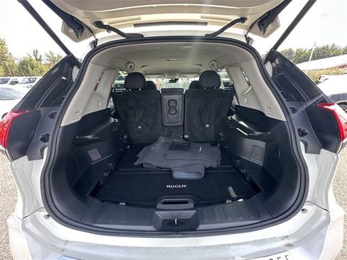 Used 2019 Nissan Rogue SV w/ Premium Package image 41