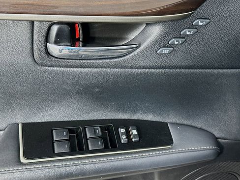 Used 2017 Lexus ES 350 w/ Luxury Package FWD image 18