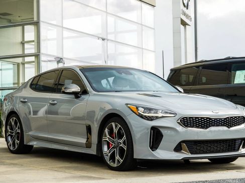 Used 2018 Kia Stinger GT2 AWD/4WD image 4