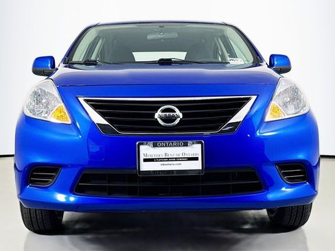 Used 2014 Nissan Versa SV w/ Convenience Package image 2