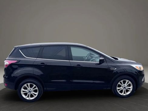 Used 2017 Ford Escape SE FWD image 3