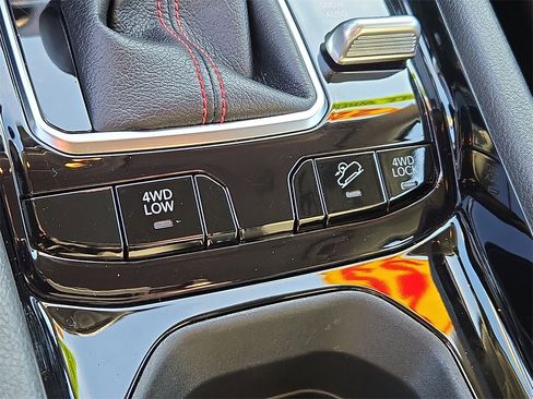 Used 2022 Jeep Compass Trailhawk w/ Trailhawk Convenience Group image 22