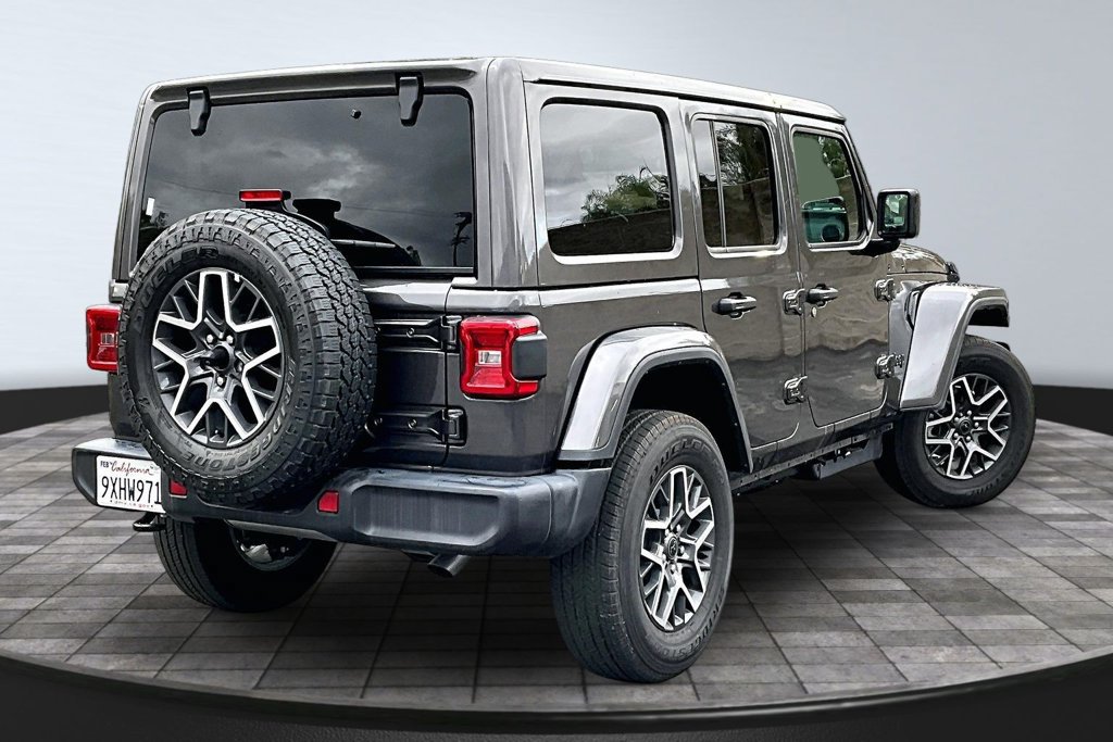 Used 2026 Jeep Wrangler Unlimited Sahara AWD/4WD image 22