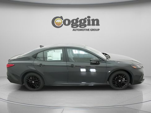 New 2026 Toyota Camry SE image 27