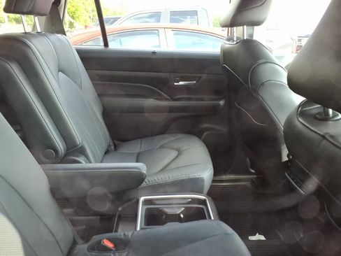 Used 2025 Toyota Grand Highlander FWD image 10