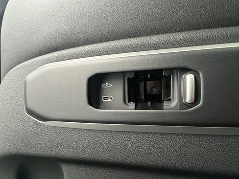 New 2026 BMW X5 xDrive50e w/ M Sport Package image 40