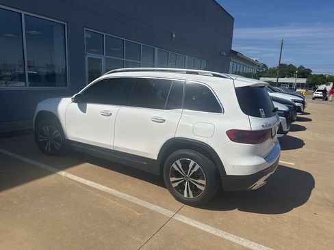 Used 2025 Mercedes-Benz GLB 250 image 4