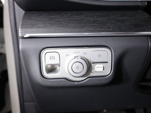 Certified 2026 Mercedes-Benz GLE 450 4MATIC image 8