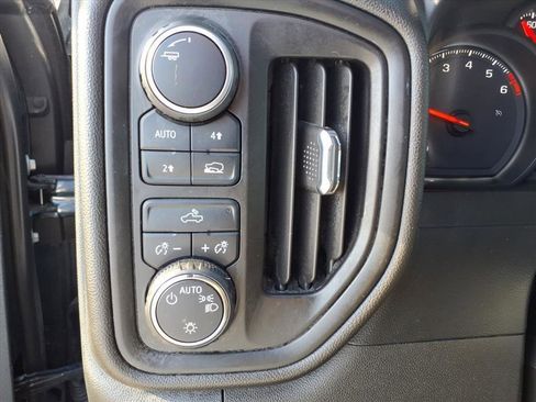 Used 2022 Chevrolet Silverado 1500 Custom image 18