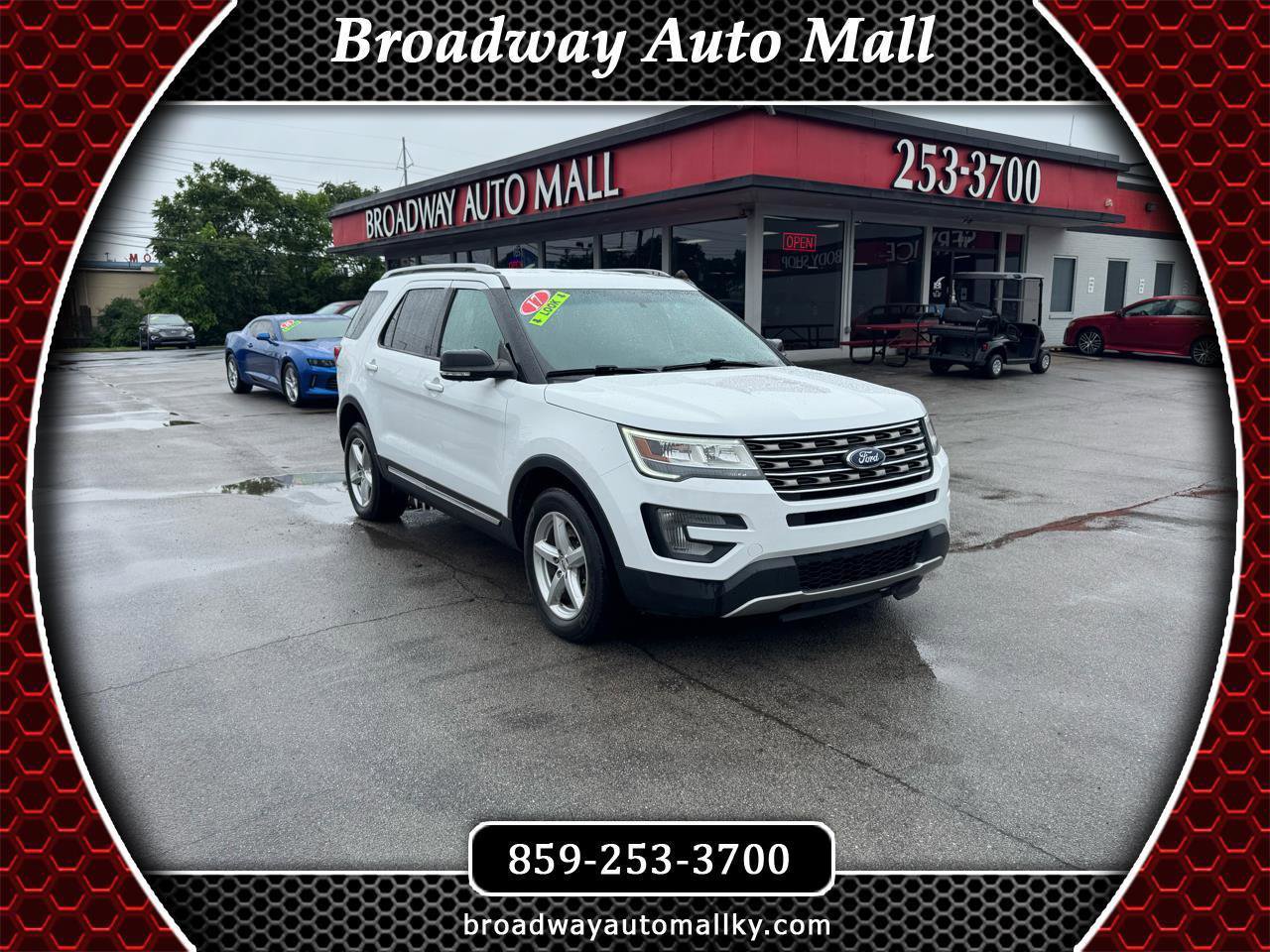 Used 2017 Ford Explorer XLT AWD/4WD image 1