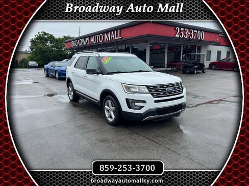 Used 2017 Ford Explorer XLT AWD/4WD image 1
