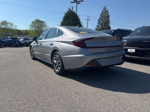 Used 2023 Hyundai Sonata SEL w/ Convenience Package image 3