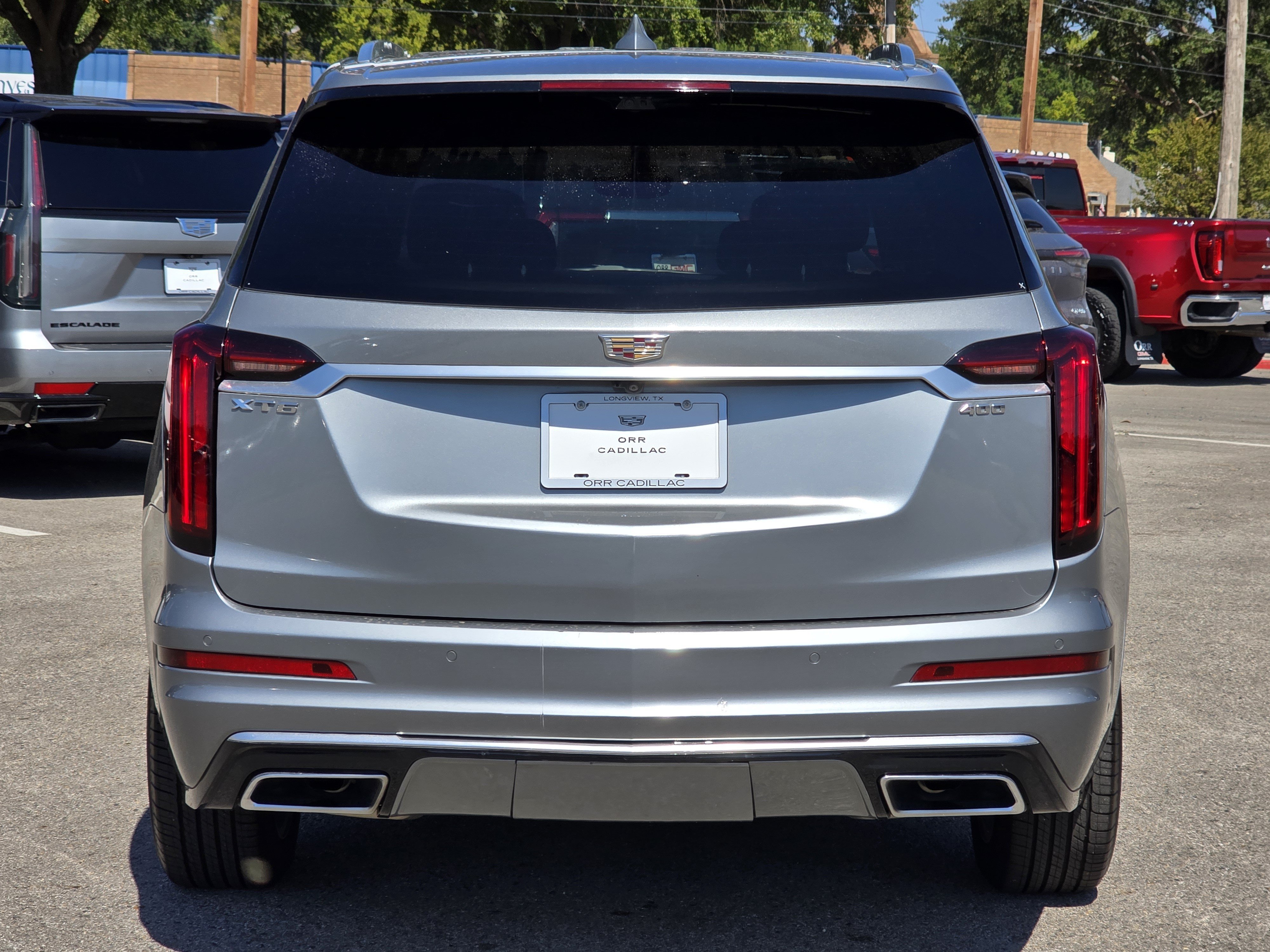 Used 2023 Cadillac XT6 Premium Luxury w/ Technology Package FWD image 3