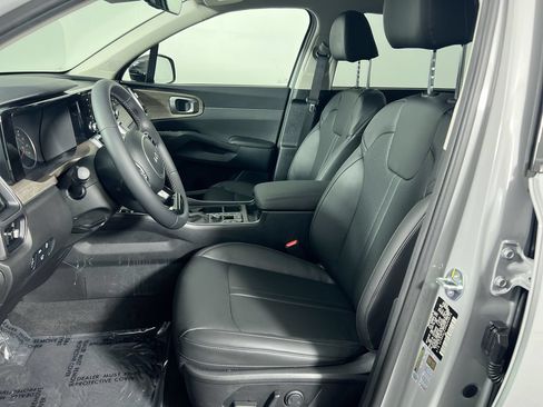 Used 2022 Kia Sorento EX w/ Panoramic Sunroof Package FWD image 13