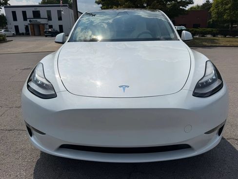 Used 2021 Tesla Model Y Long Range AWD/4WD image 10