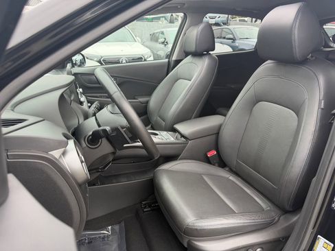 Used 2023 Hyundai Kona Limited FWD image 19