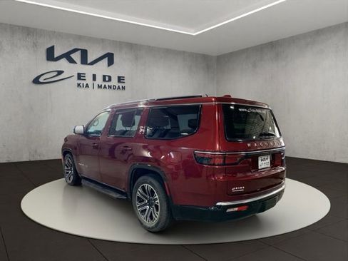 Used 2022 Jeep Wagoneer Series III w/ Flexible Seating Group AWD/4WD image 12