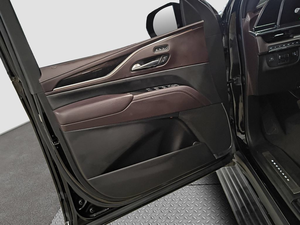 Used 2022 Cadillac Escalade Sport Platinum AWD/4WD image 29