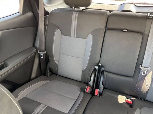 Used 2025 Chevrolet Blazer LT FWD image 39