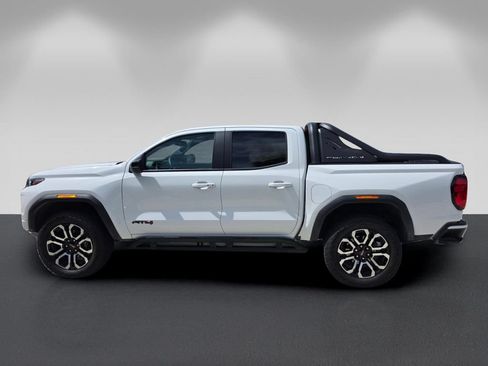 Used 2025 GMC Canyon AT4 w/ Nightfall Edition AWD/4WD image 8