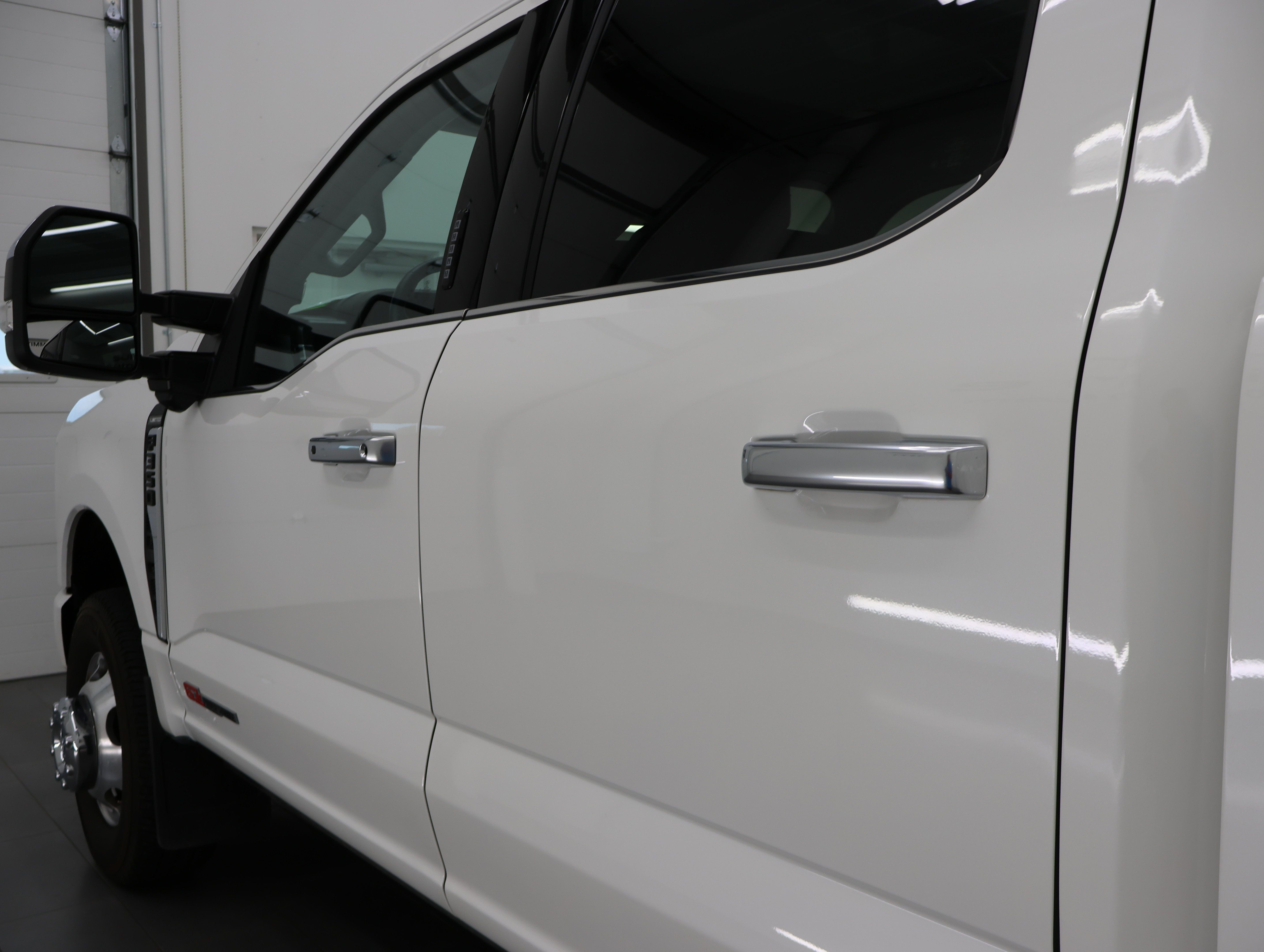 Used 2024 Ford F350 Limited w/ FX4 Off-Road Package AWD/4WD image 39