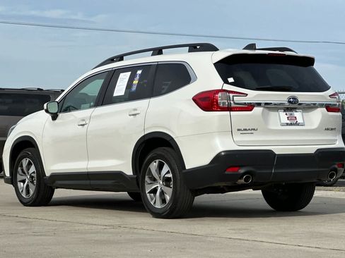 Used 2024 Subaru Ascent Premium w/ Convenience Package image 5