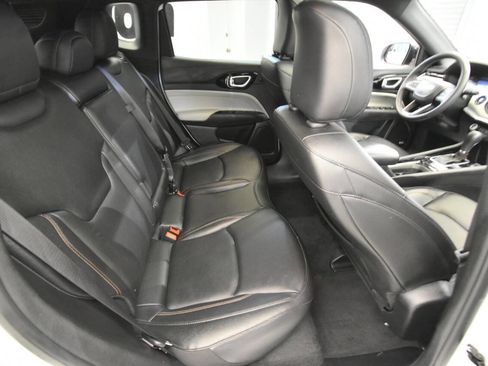 Used 2024 Jeep Compass Limited w/ Sun and Sound Group AWD/4WD image 18