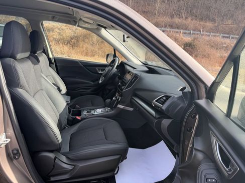 Used 2022 Subaru Forester Premium image 28