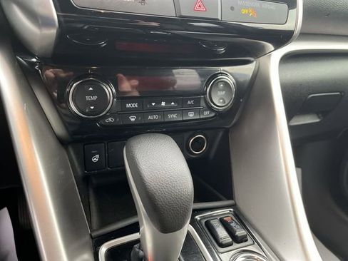 Used 2023 Mitsubishi Eclipse Cross SEL image 18