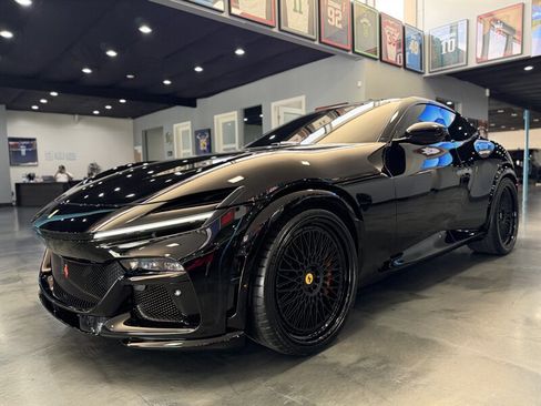 Used 2025 Ferrari Purosangue AWD/4WD image 2