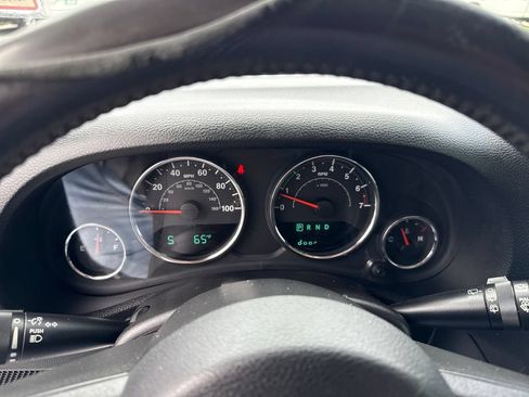 Used 2018 Jeep Wrangler Unlimited Sport S AWD/4WD image 15