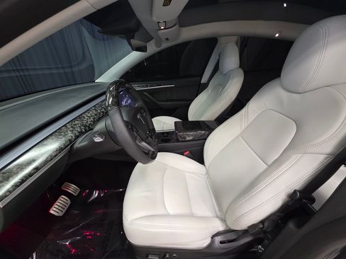 Used 2023 Tesla Model Y Performance AWD/4WD image 16